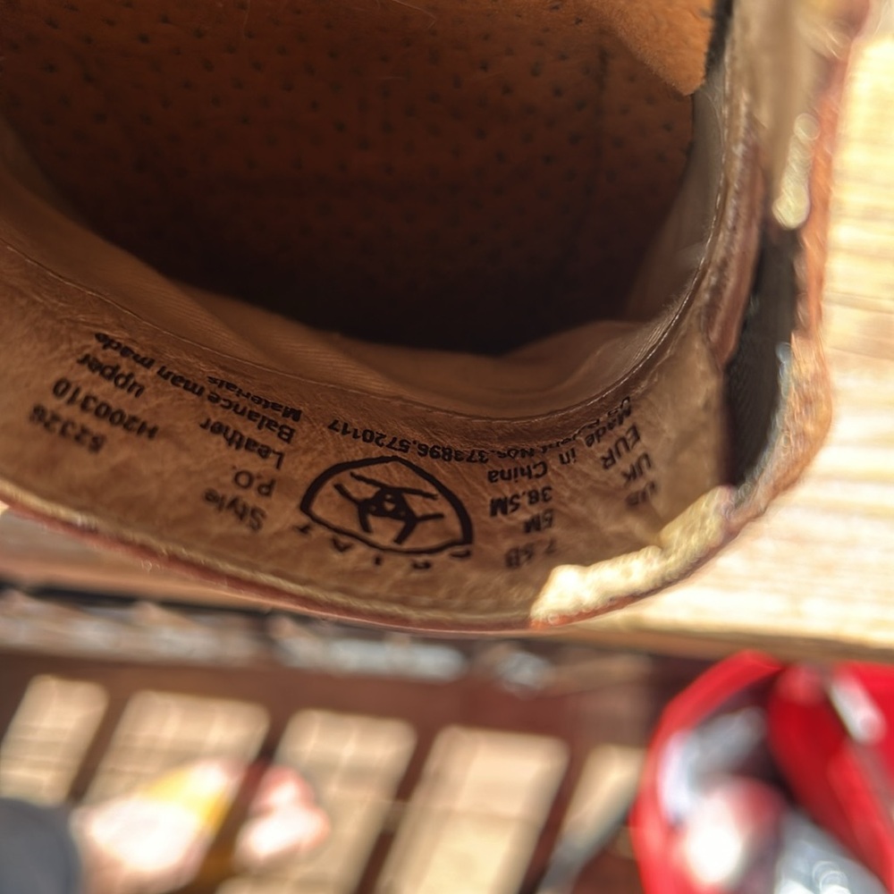 Ariat - Picture 4 of 5
